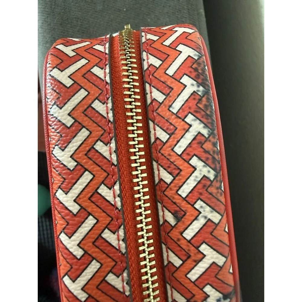 TORY BURCH Red Chevron Oval Makeup Cosmetics Bag Pouch Case 6x4x3.5